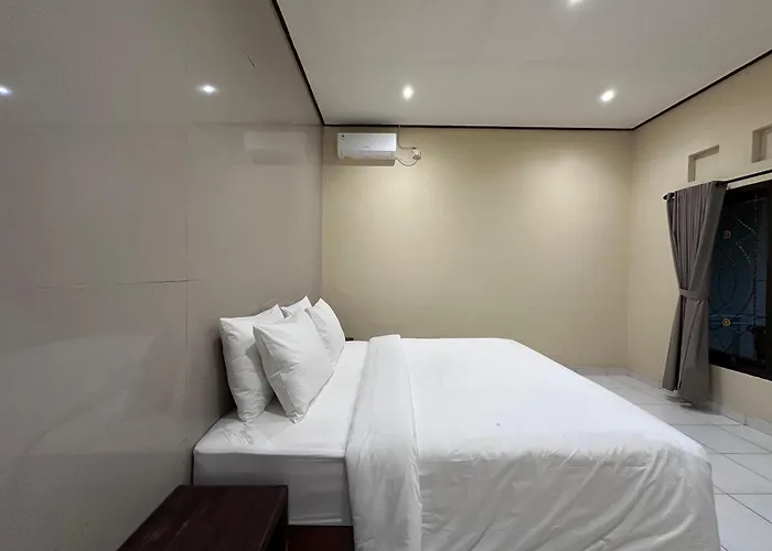 Pensión Artha Mulia House 3*