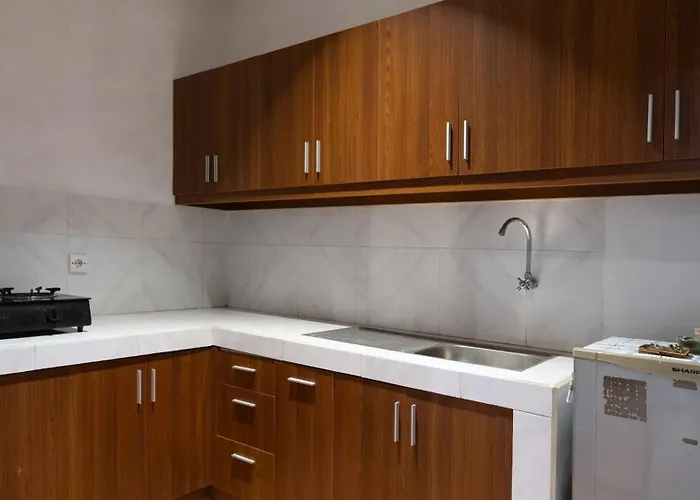 Pensión Artha Mulia House 3*